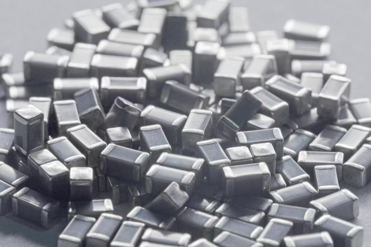 高Q射频微波系列多层片式瓷介固定电容器